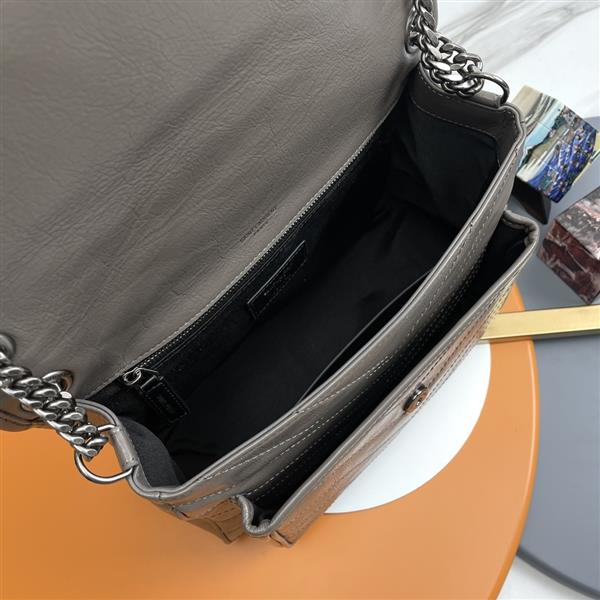 2026127204340444 520